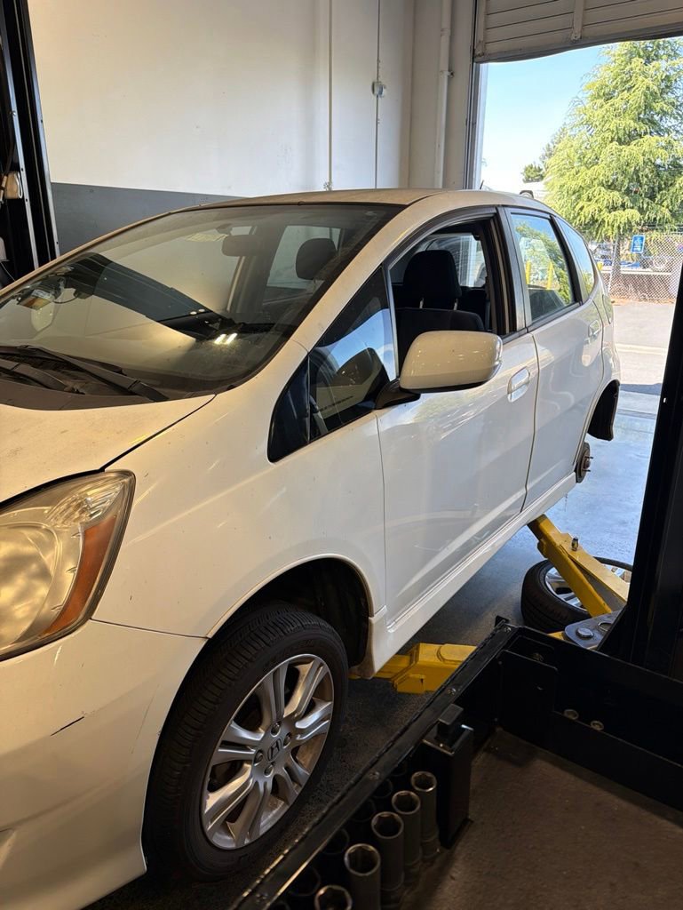 Used 2010 Honda Fit Sport image 2