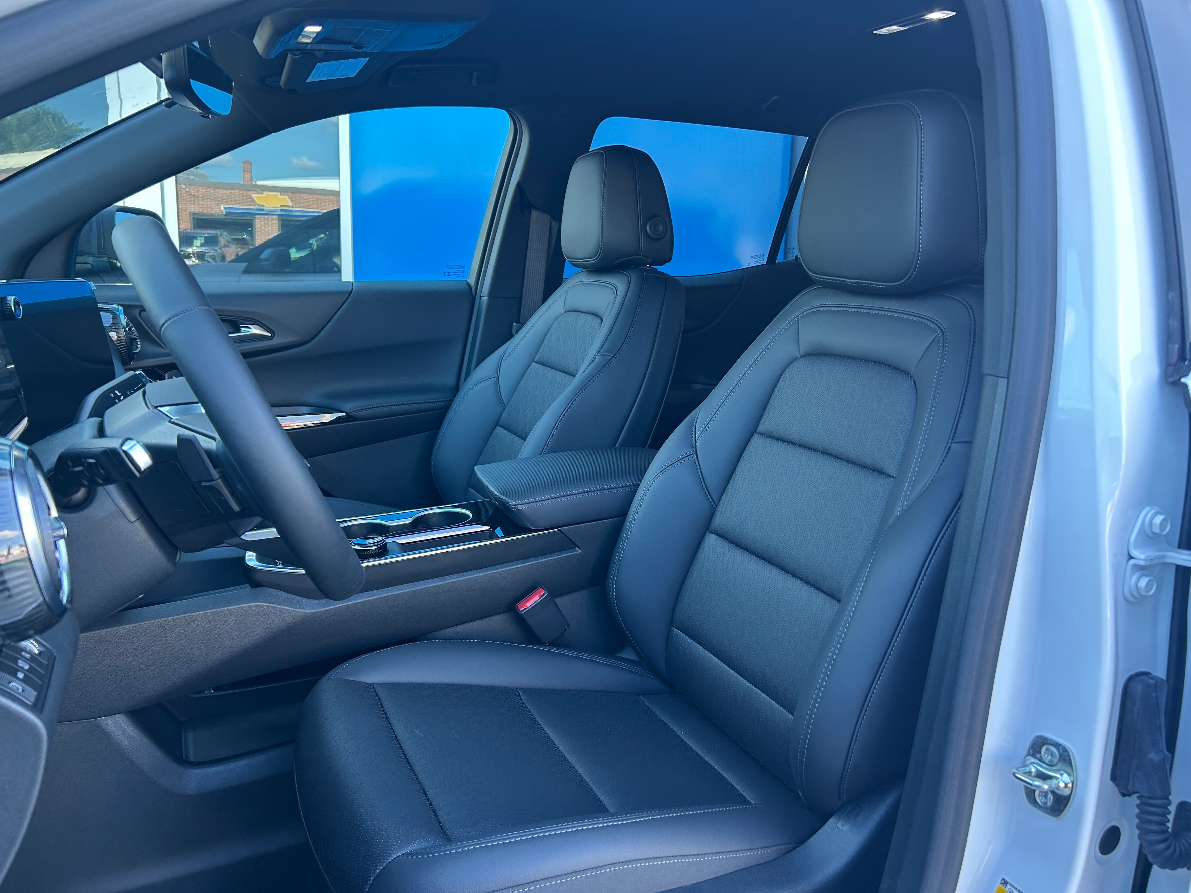 New 2027 Chevrolet Equinox LT w/ Convenience Package II AWD/4WD image 13