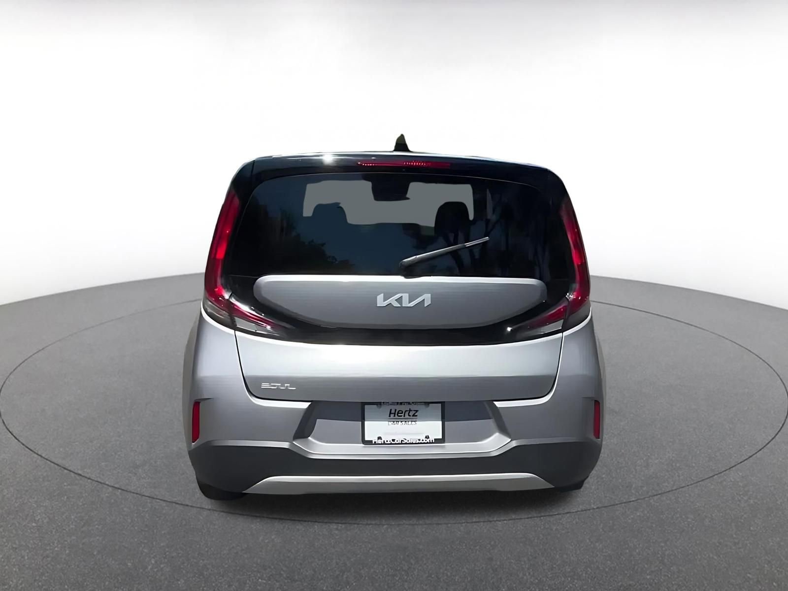Used 2025 Kia Soul LX w/ LX Technology Package FWD image 12