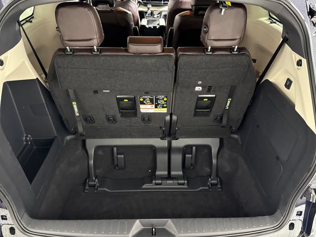 Used 2024 Toyota Sienna Platinum AWD/4WD image 23