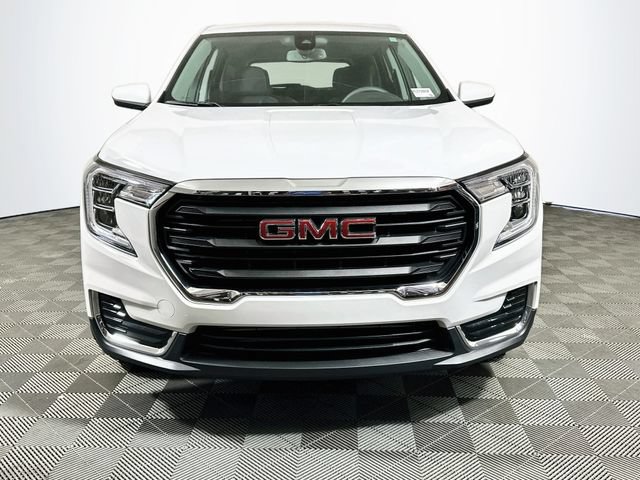 Used 2024 GMC Terrain SLE FWD image 3