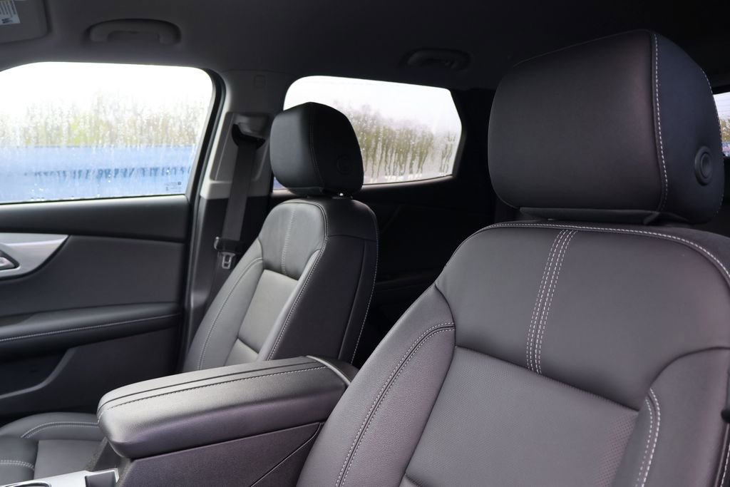 Used 2024 Chevrolet Blazer LT AWD/4WD image 5