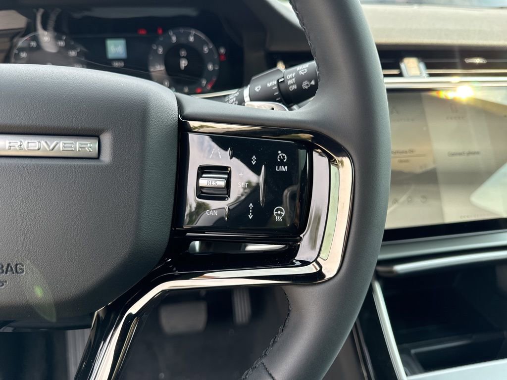 Used 2025 Land Rover Range Rover Evoque S image 21