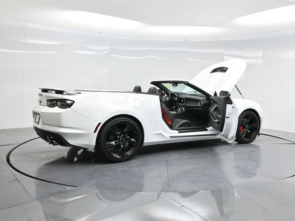 Used 2024 Chevrolet Camaro LT w/ RS Package image 4