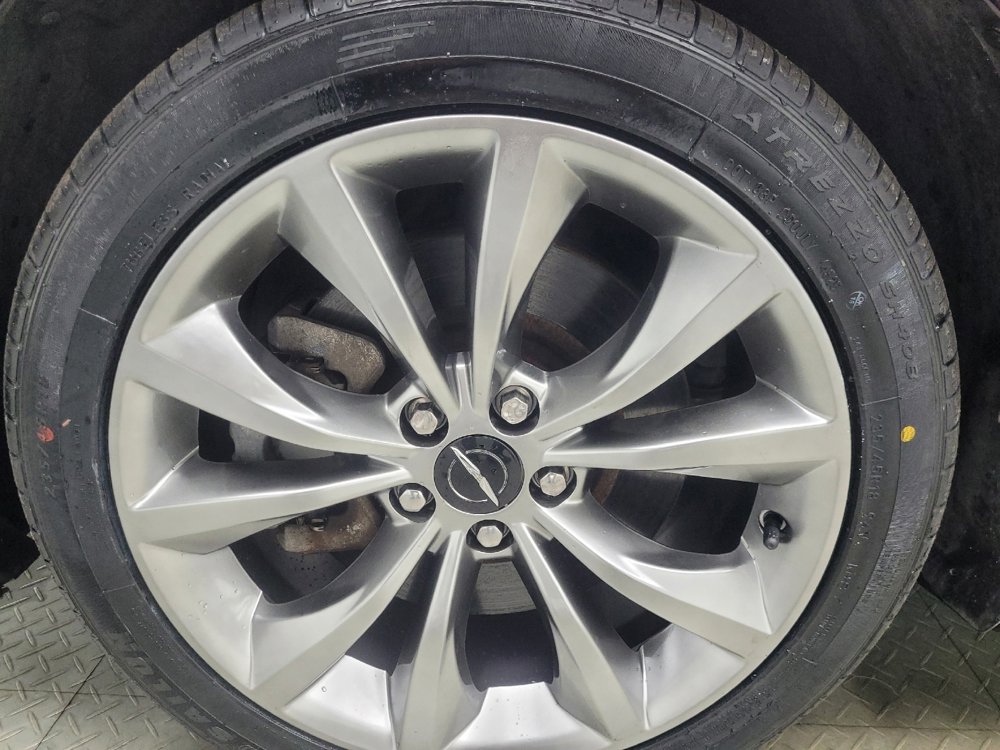 Used 2015 Chrysler 200 S w/ Navigation & Sound Group I AWD/4WD image 31