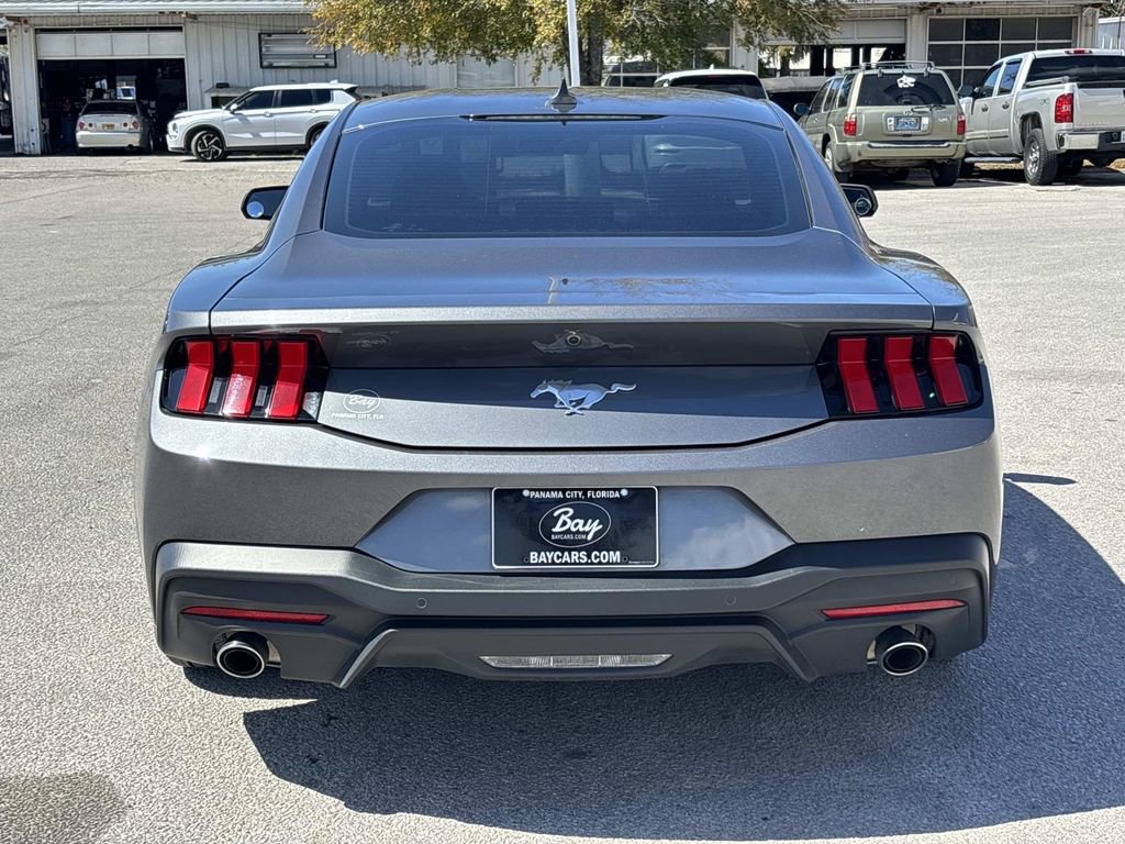 Used 2024 Ford Mustang Coupe image 4