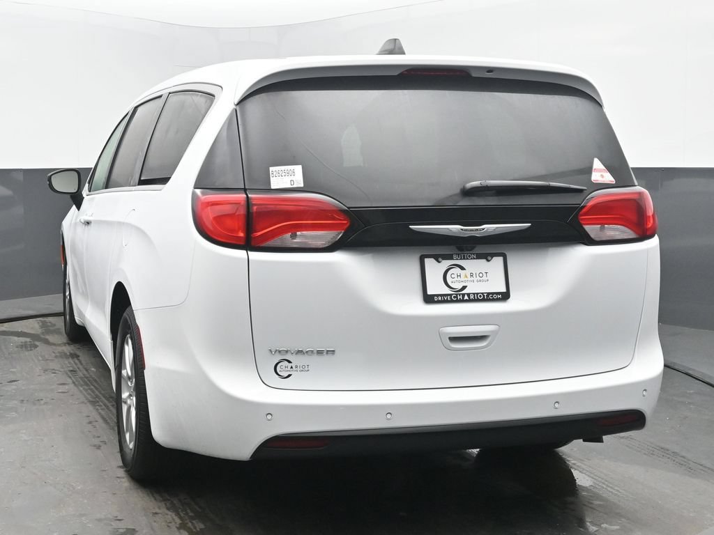 New 2026 Chrysler Voyager LX FWD image 4