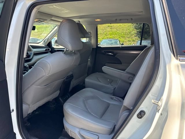 Used 2021 Toyota Highlander Platinum AWD/4WD image 19