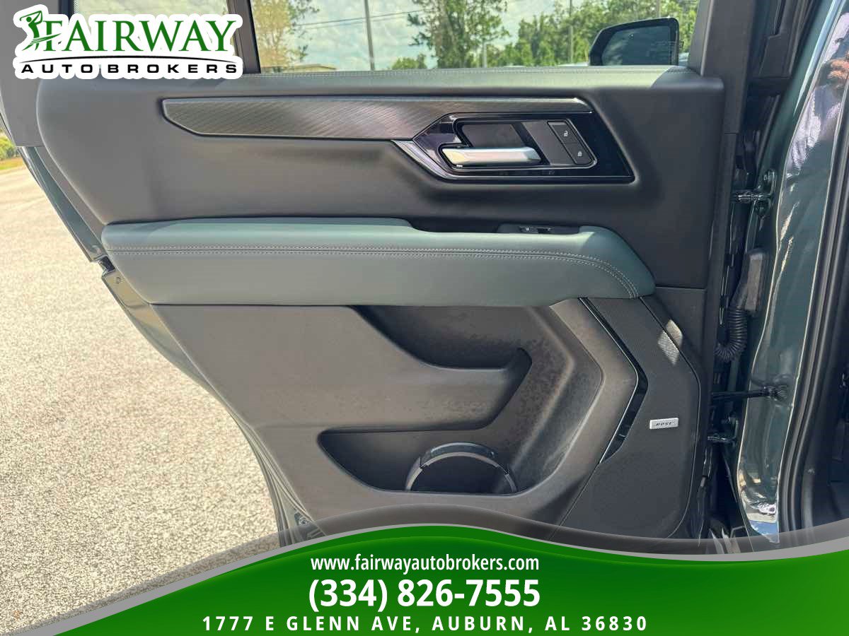 Used 2026 GMC Yukon AT4 w/ AT4 Premium Plus Package AWD/4WD image 32