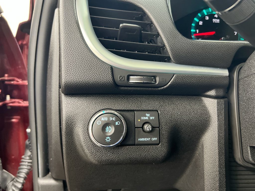 Used 2017 Chevrolet Traverse LT w/ Style and Technology Package FWD image 18