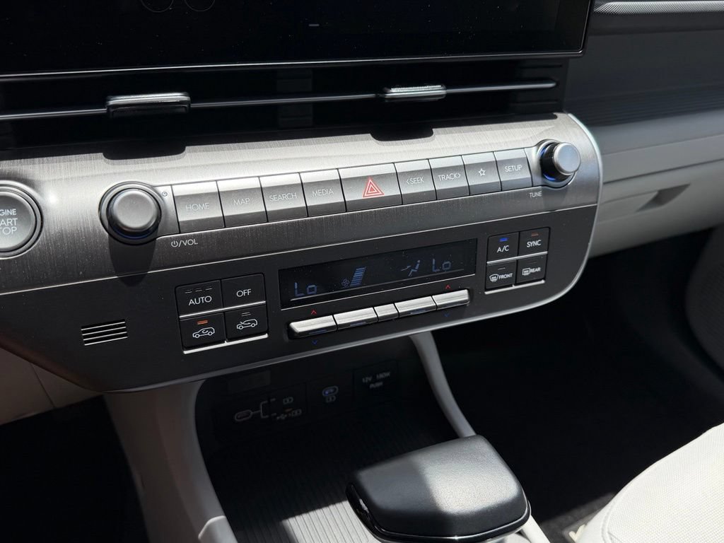 Certified 2025 Hyundai Kona SEL FWD image 22