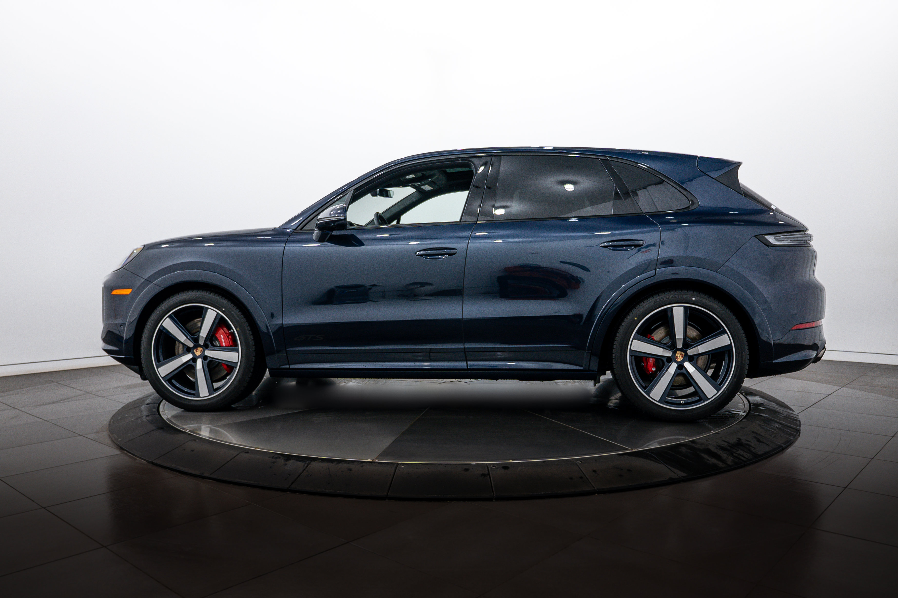 New 2026 Porsche Cayenne GTS AWD/4WD image 2