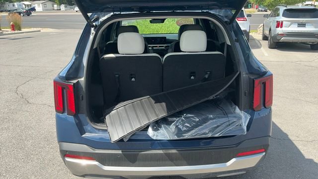 Certified 2025 Kia Sorento SX image 15