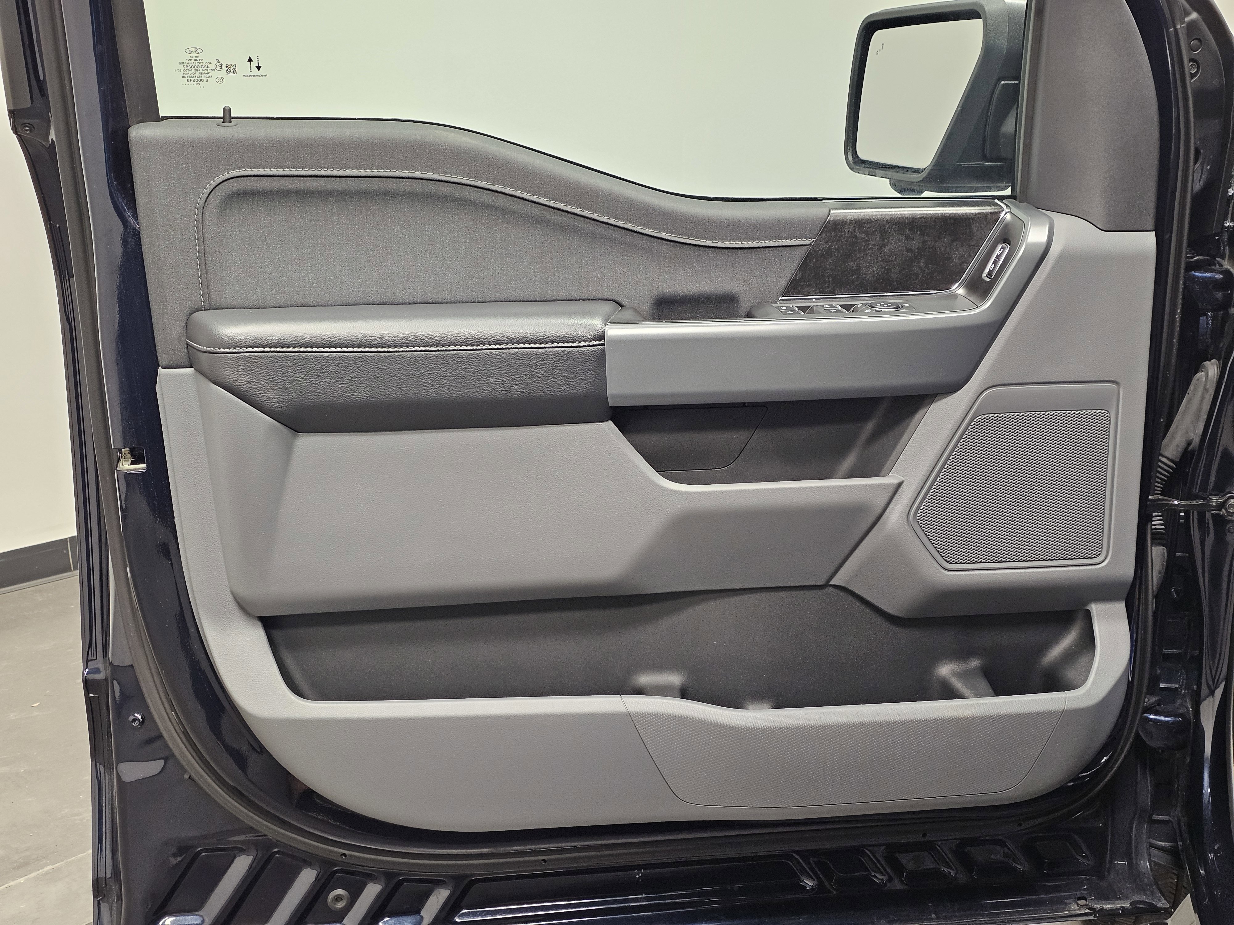 Used 2023 Ford F150 Lightning XLT image 19