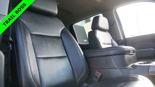 Used 2019 Chevrolet Silverado 1500 LT Trail Boss AWD/4WD image 50