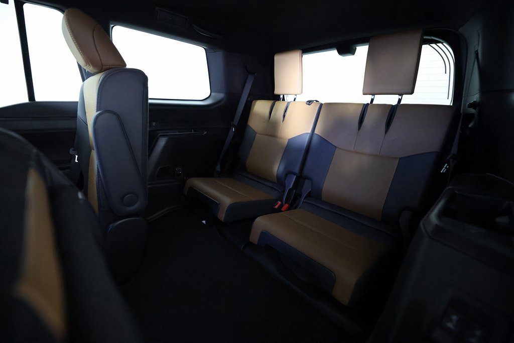 Used 2025 Lexus GX 550 image 17