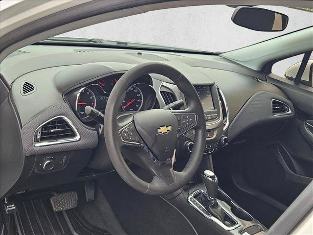 Used 2019 Chevrolet Cruze LT w/ LT Fleet Convenience Package FWD image 10