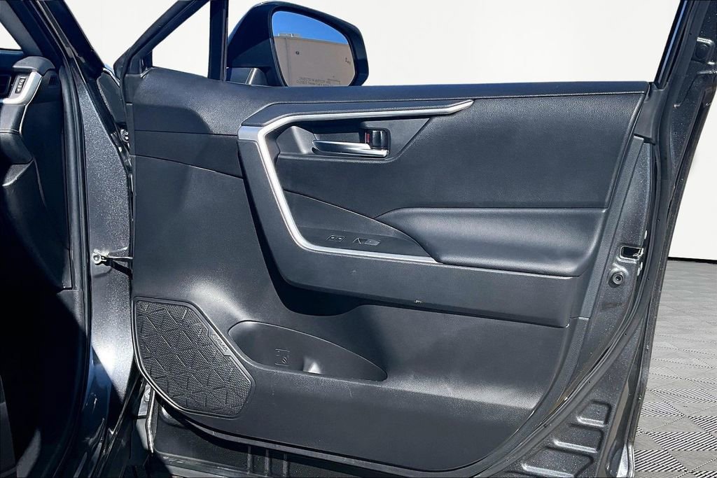 Used 2023 Toyota RAV4 XLE image 24