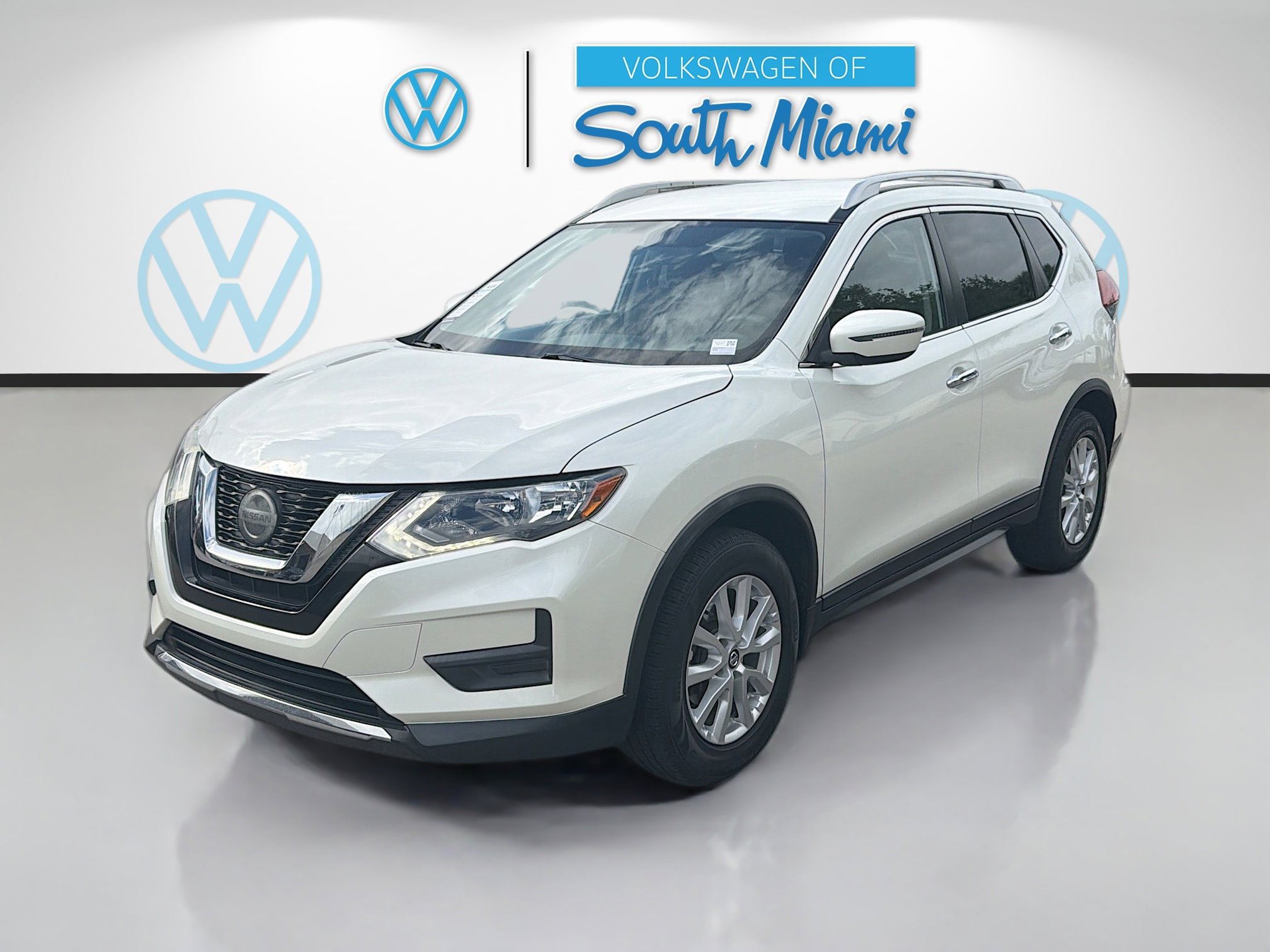 Used 2020 Nissan Rogue SV FWD image 3