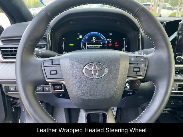 Used 2025 Toyota Camry SE w/ Convenience Package image 9