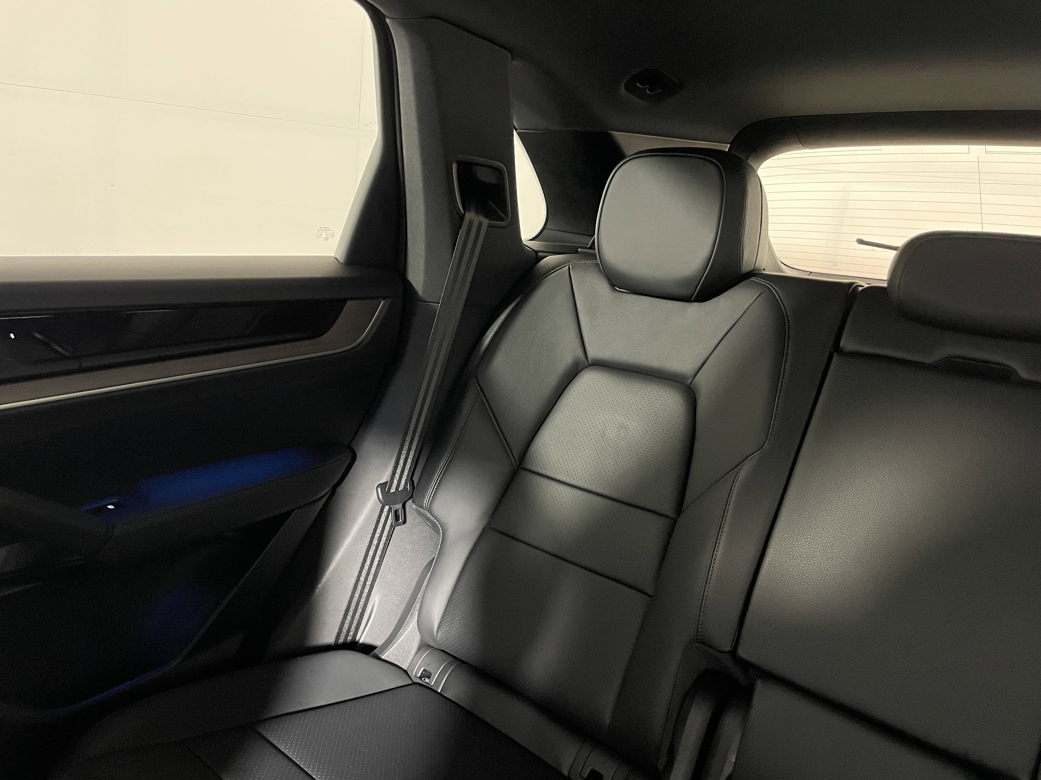 Used 2024 Porsche Cayenne image 15