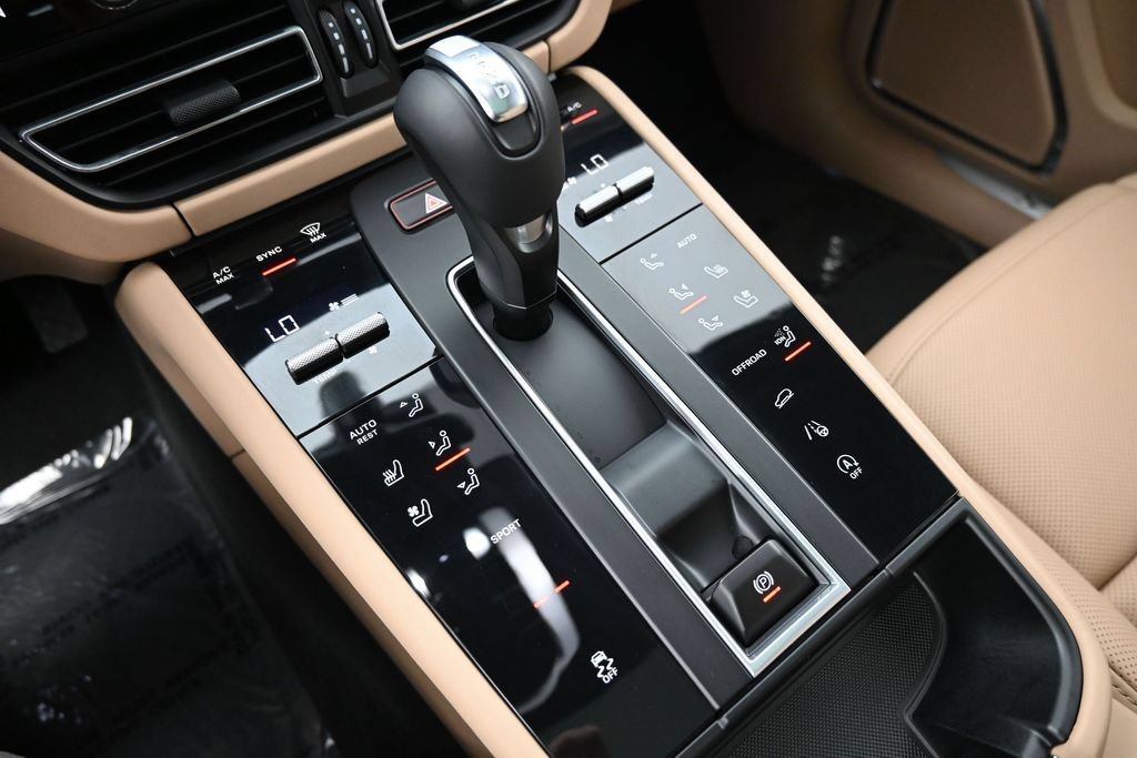Certified 2026 Porsche Macan S AWD/4WD image 23