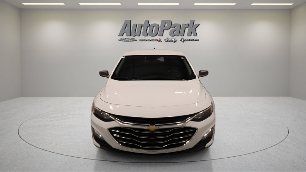 Used 2023 Chevrolet Malibu LS FWD image 2
