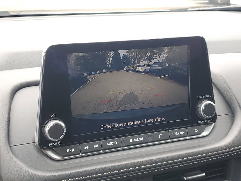 Used 2024 Nissan Rogue SV image 21