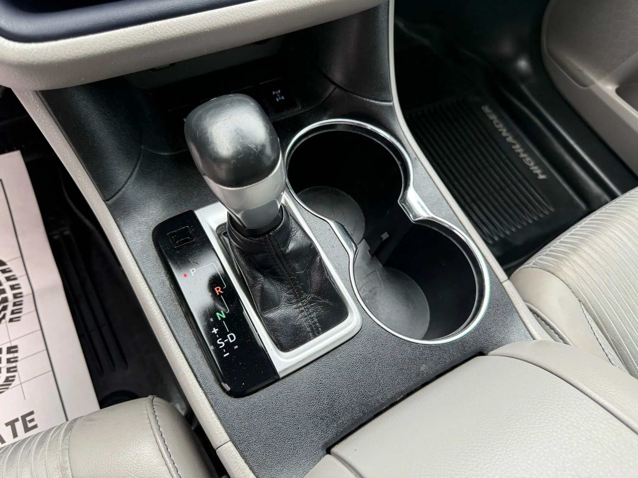 Used 2018 Toyota Highlander Plus AWD/4WD image 17