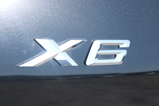 Used 2024 BMW X6 xDrive40i w/ M Sport Professional Package AWD/4WD image 7