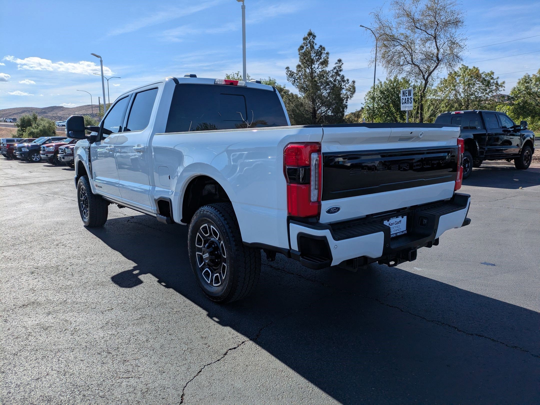 Used 2025 Ford F350 Platinum w/ FX4 Off-Road Package image 6