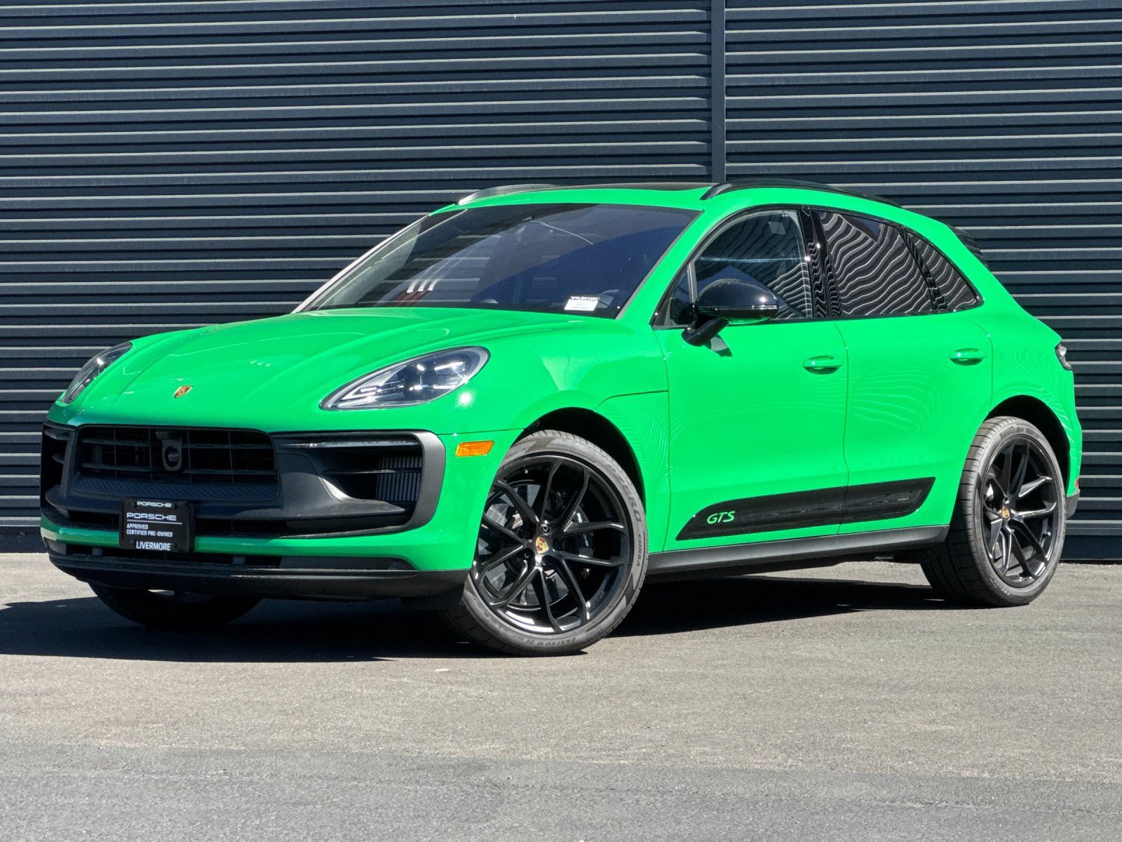 Certified 2026 Porsche Macan GTS AWD/4WD image 2