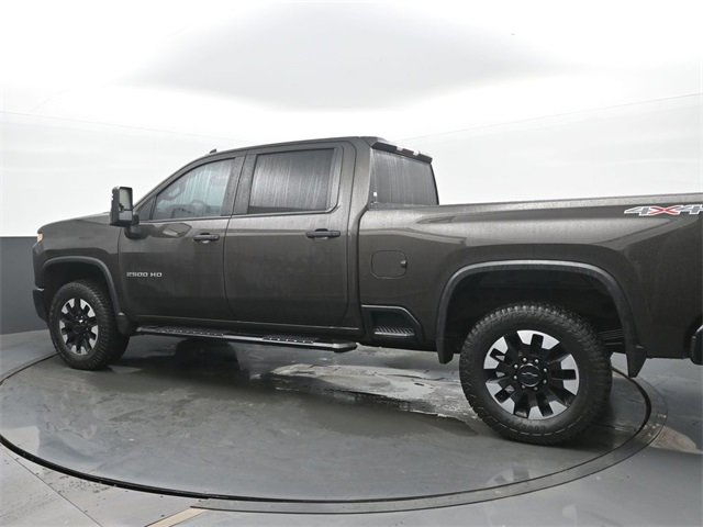 Used 2020 Chevrolet Silverado 2500 Custom w/ Custom Value Package image 3