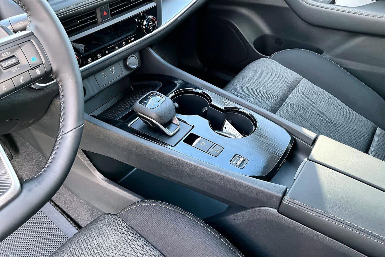 New 2026 Nissan Rogue SV image 7