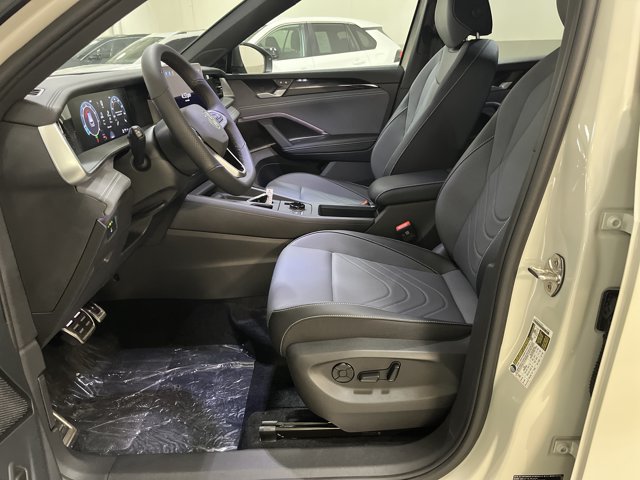 New 2026 Volkswagen Tiguan SE R-Line AWD/4WD image 16