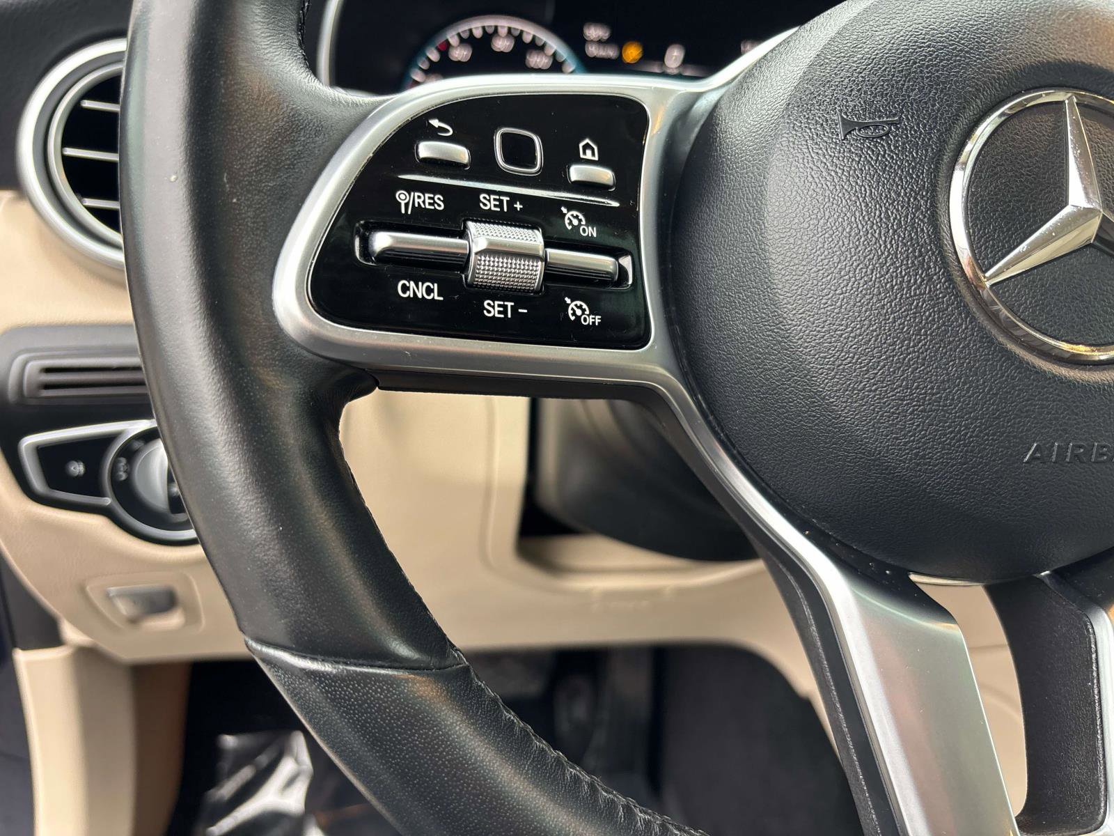 Used 2021 Mercedes-Benz GLC 300 4MATIC image 20