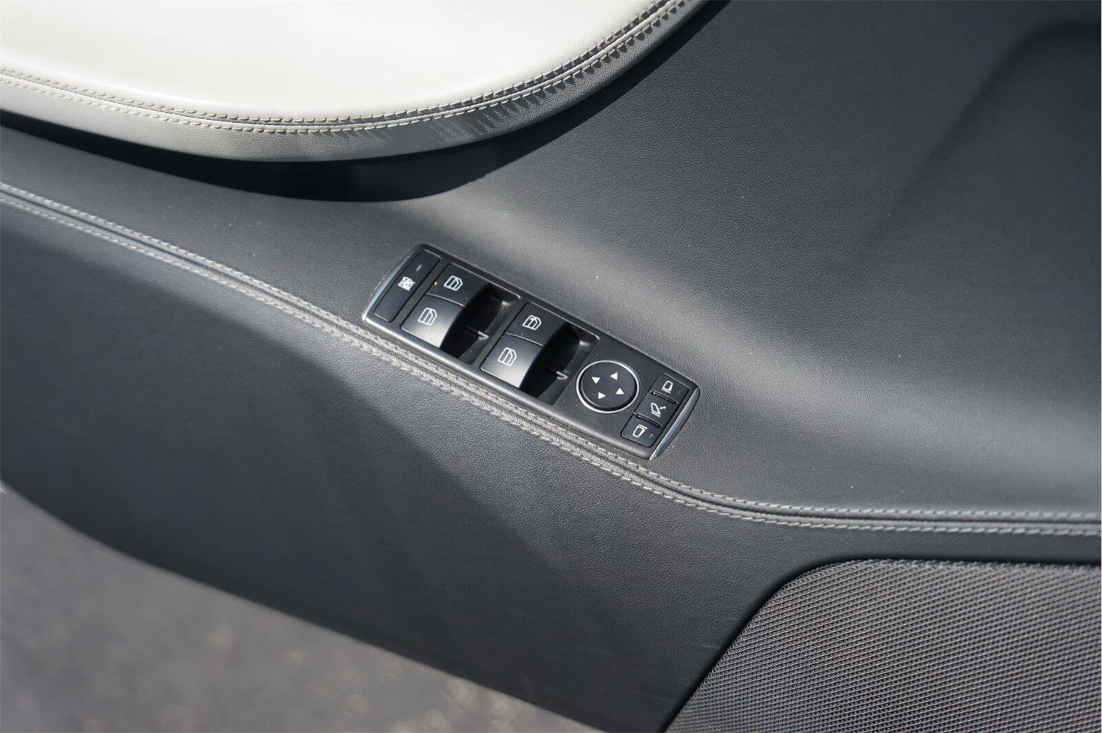 Used 2014 Tesla Model S RWD image 29