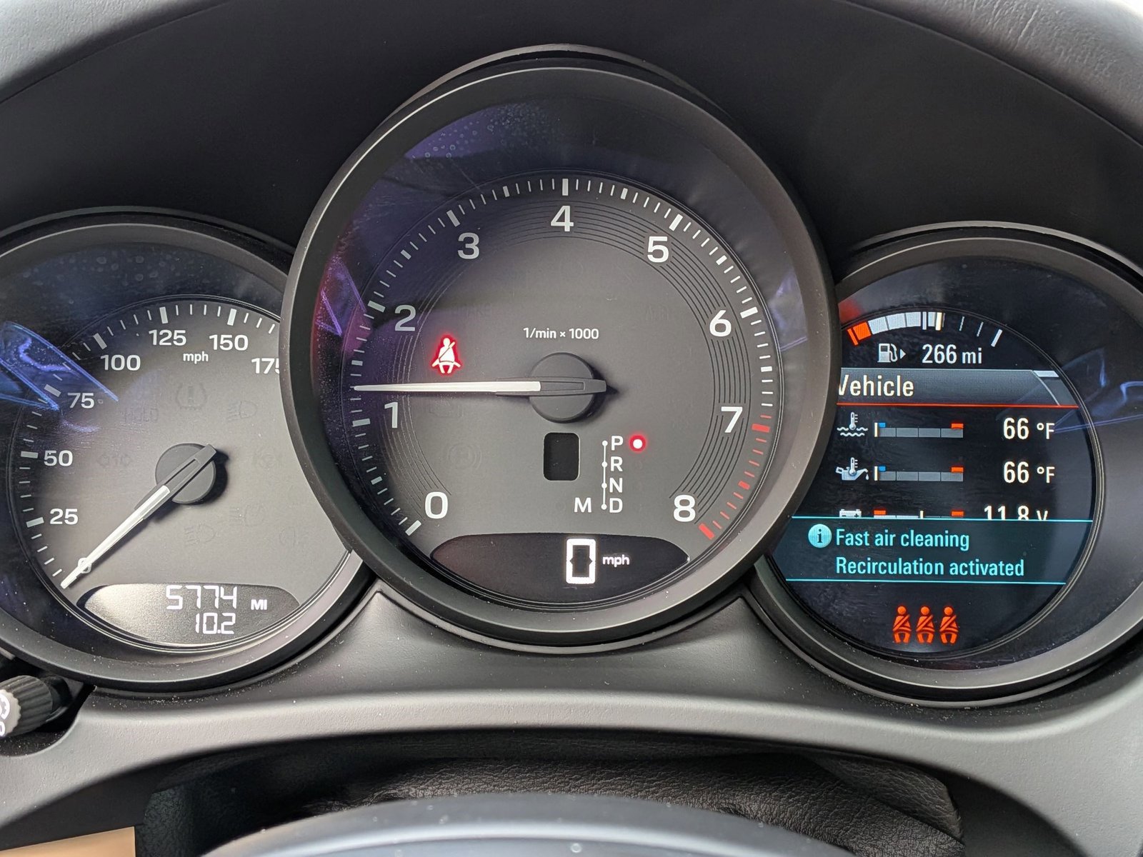 Certified 2025 Porsche Macan image 17