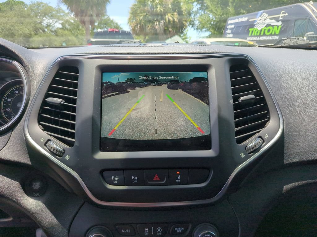 Used 2023 Jeep Cherokee Altitude Lux AWD/4WD image 22