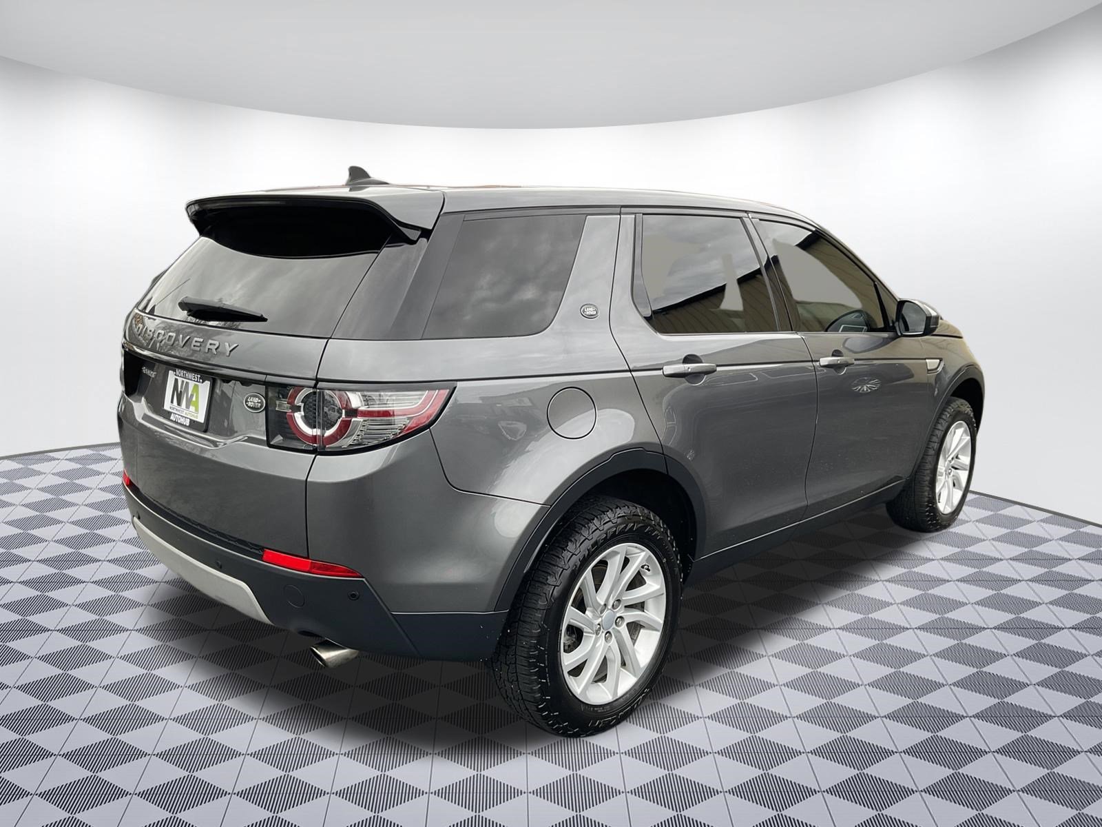 Used 2016 Land Rover Discovery Sport HSE AWD/4WD image 3