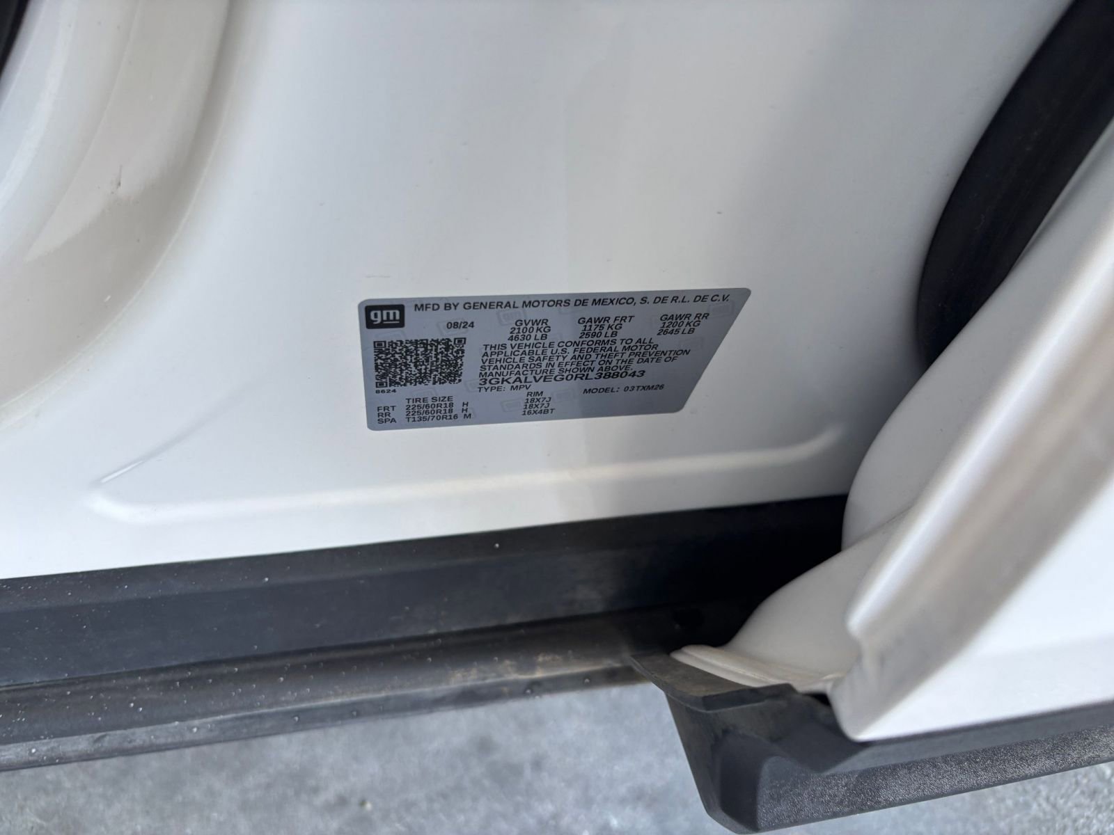 Used 2024 GMC Terrain SLT AWD/4WD image 31