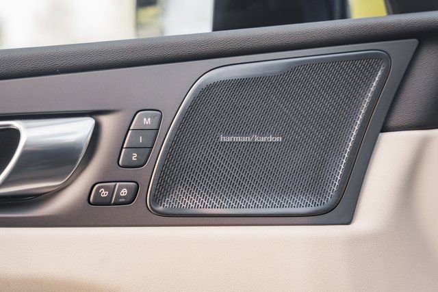 New 2026 Volvo XC60 B5 Ultra w/ Protection Package Premier image 40