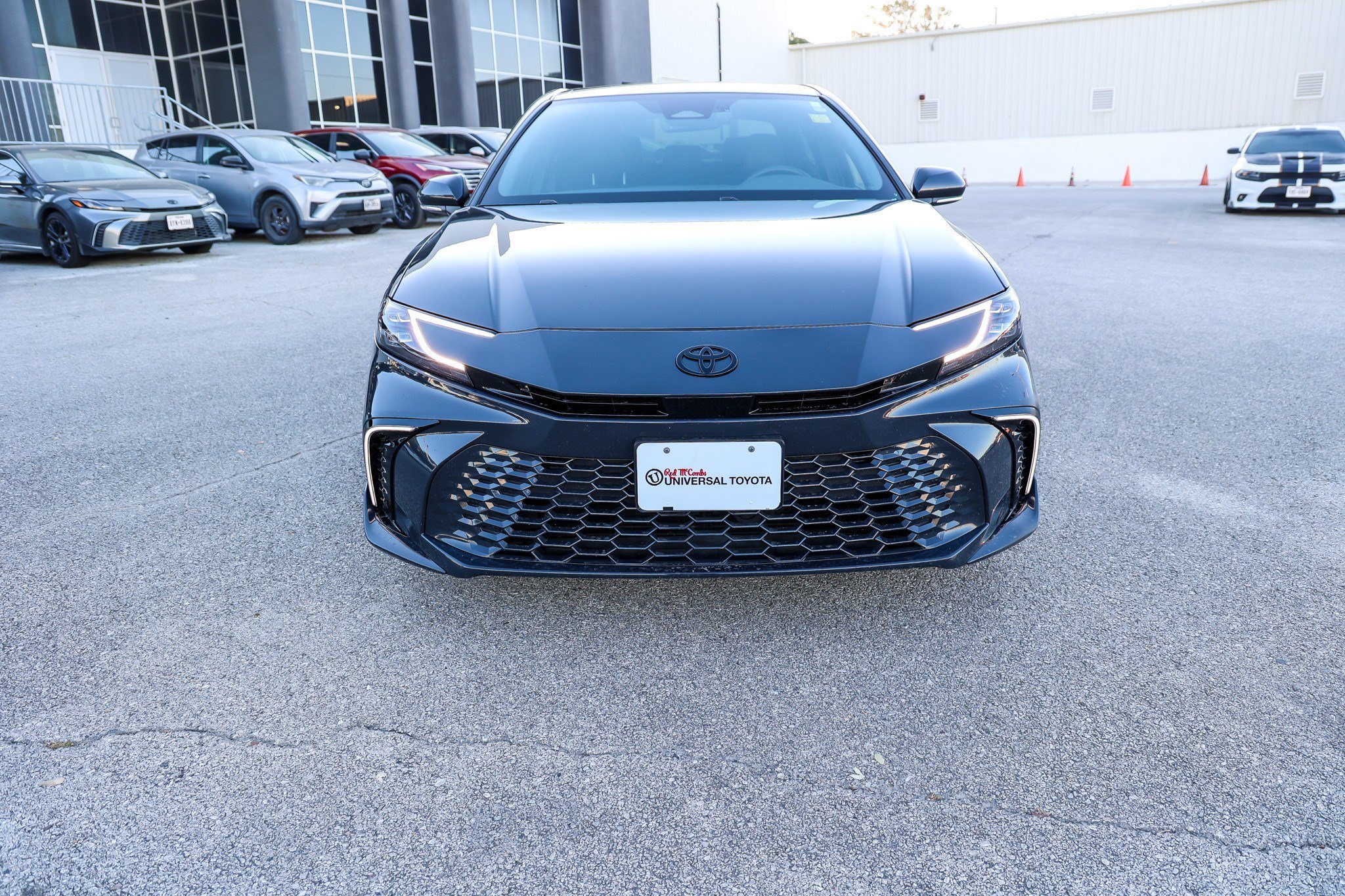 Used 2025 Toyota Camry XSE FWD image 3