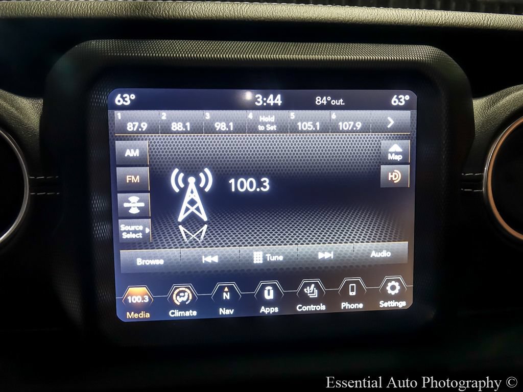 Used 2022 Jeep Wrangler Unlimited Sahara w/ Cold Weather Group AWD/4WD image 18