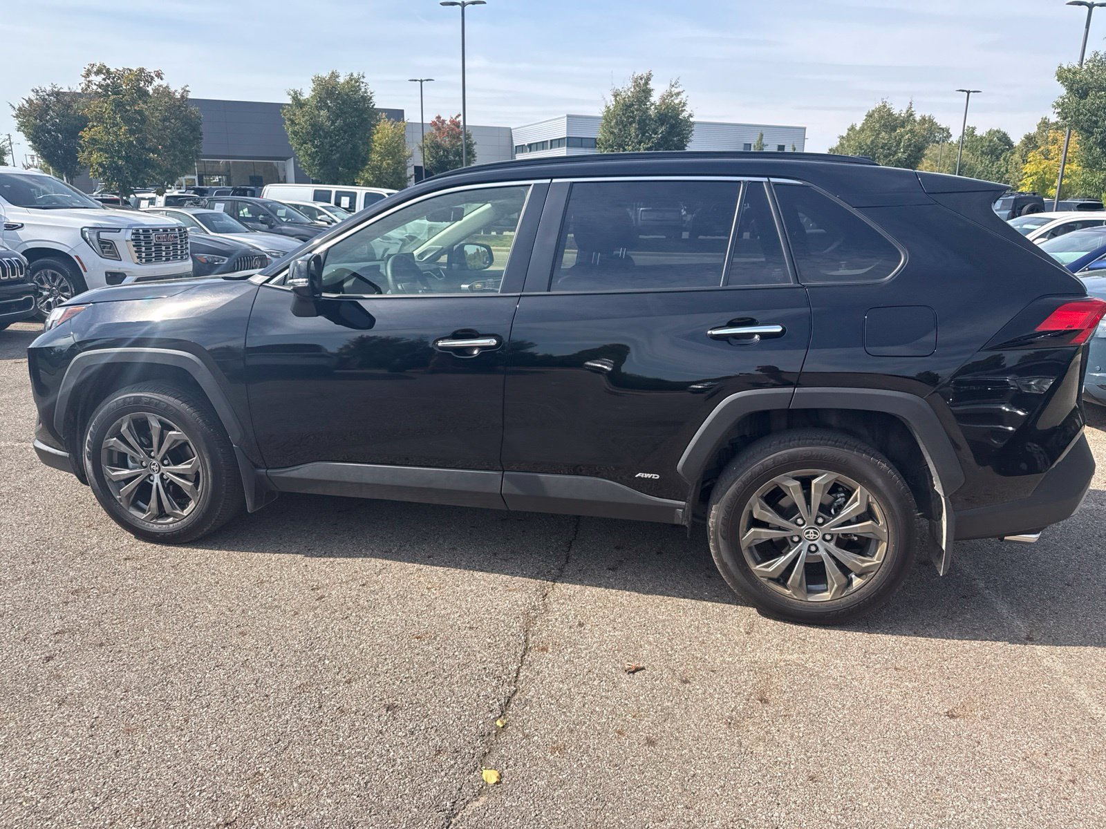 Used 2025 Toyota RAV4 Limited w/ Advanced Technology Package AWD/4WD image 8
