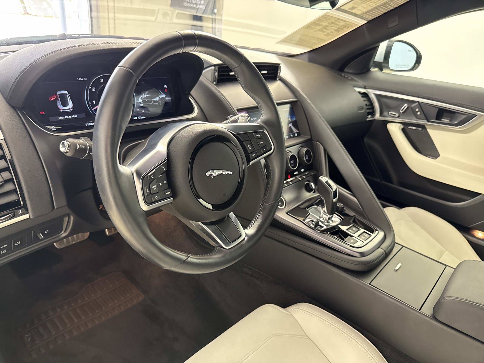Used 2023 Jaguar F-TYPE Coupe RWD image 16