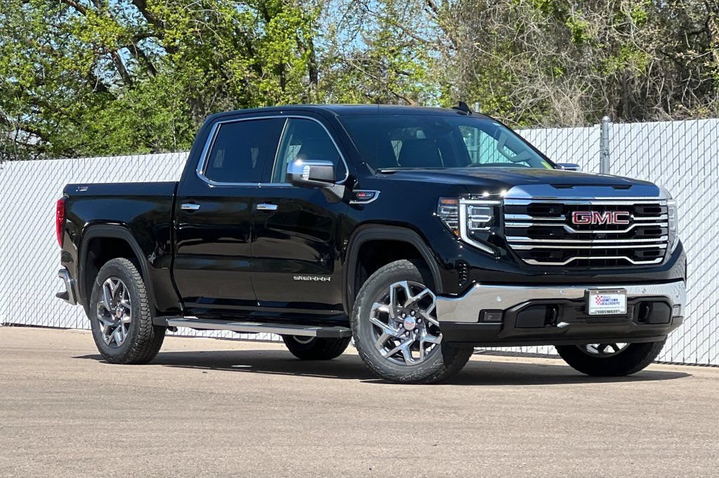 New 2026 GMC Sierra 1500 SLT w/ SLT Premium Package AWD/4WD image 2