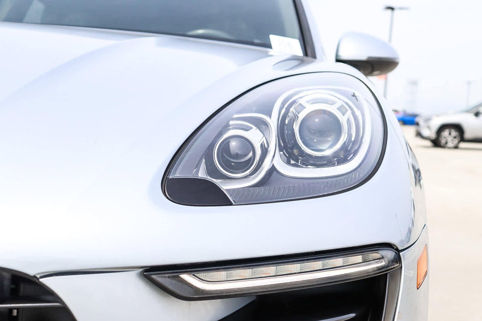 Used 2018 Porsche Macan AWD/4WD image 7