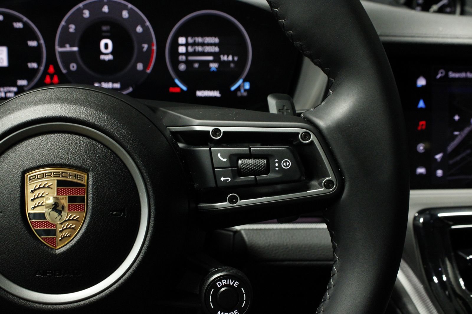 Certified 2025 Porsche Panamera 4 AWD/4WD image 28
