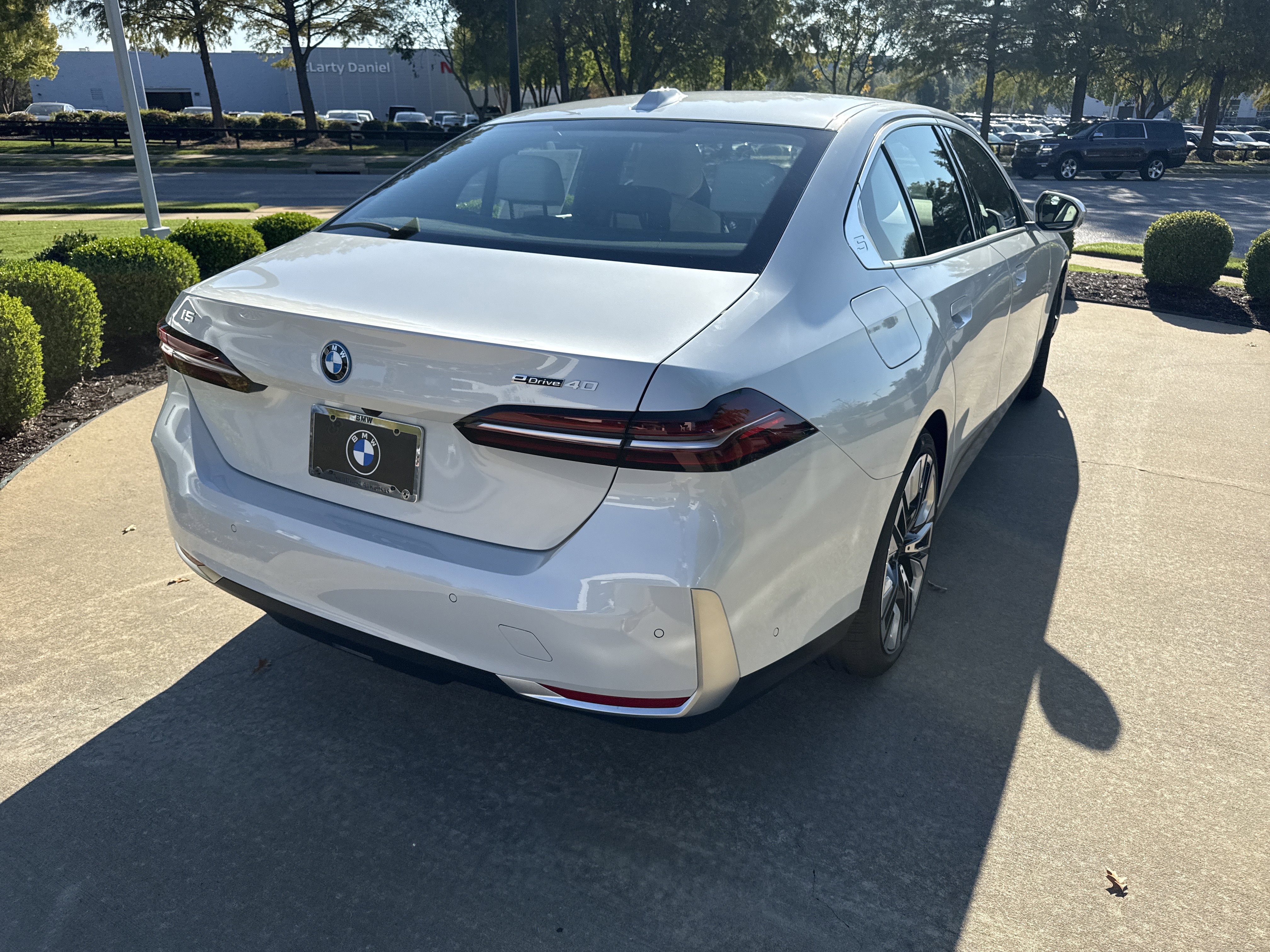 New 2026 BMW i5 eDrive40 image 5